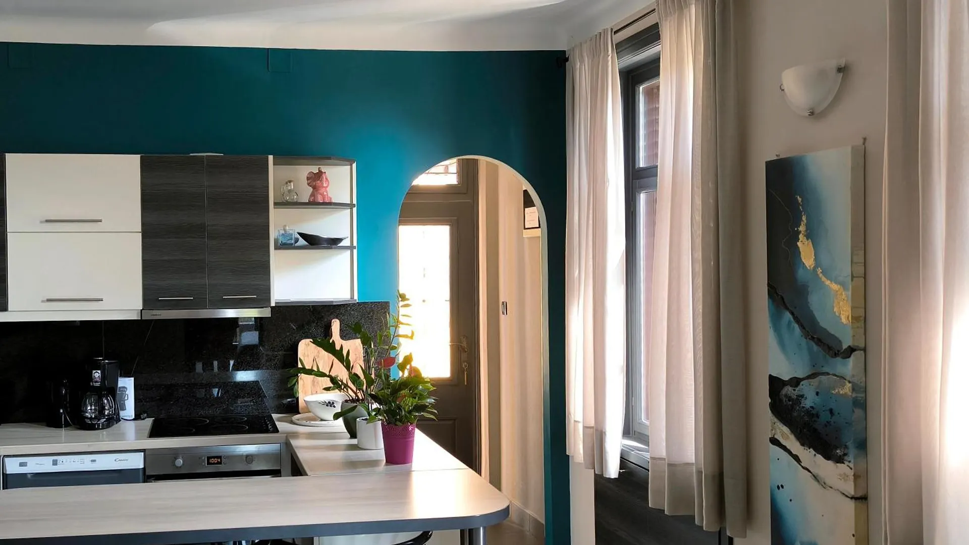 Urban Villa Apartment オパティヤ